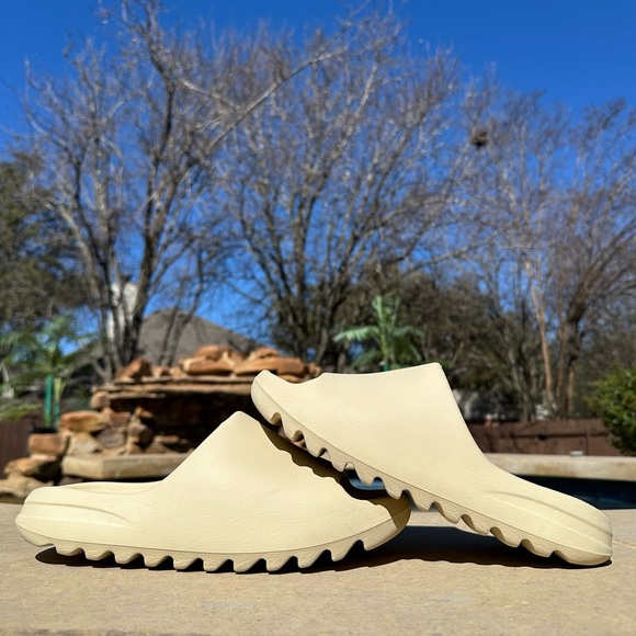 Yeezy Other - Adidas Yeezy Slide Bone Unisex Slipper Sandal - Size 10 Men’s (FZ5897)